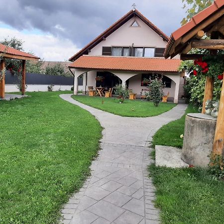 Pensiunea Simona Sîmbăta de Sus Exteriör bild