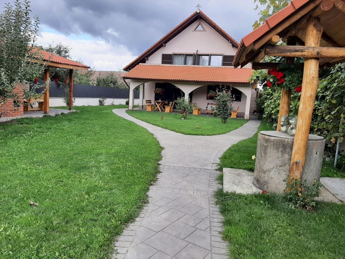 Pensiunea Simona Sîmbăta de Sus Exteriör bild