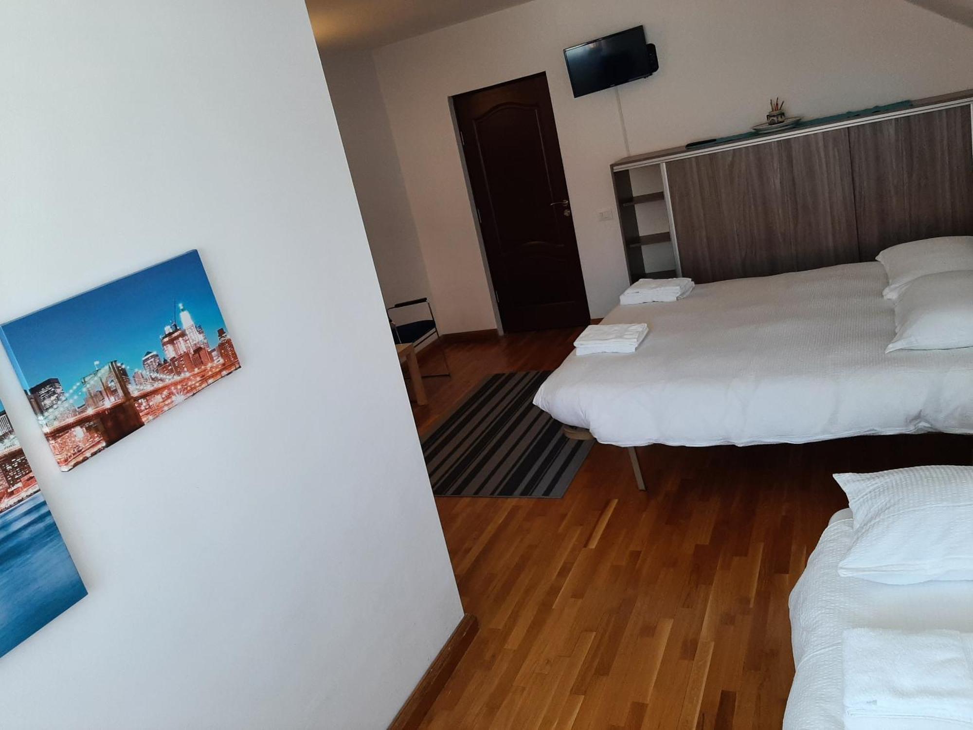 Pensiunea Simona Sîmbăta de Sus Rum bild